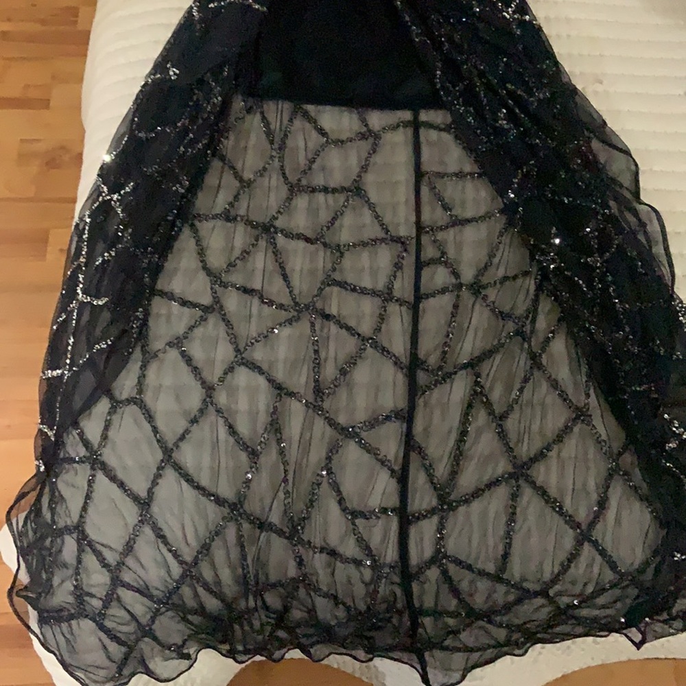 Dress - Picture 4 of 8